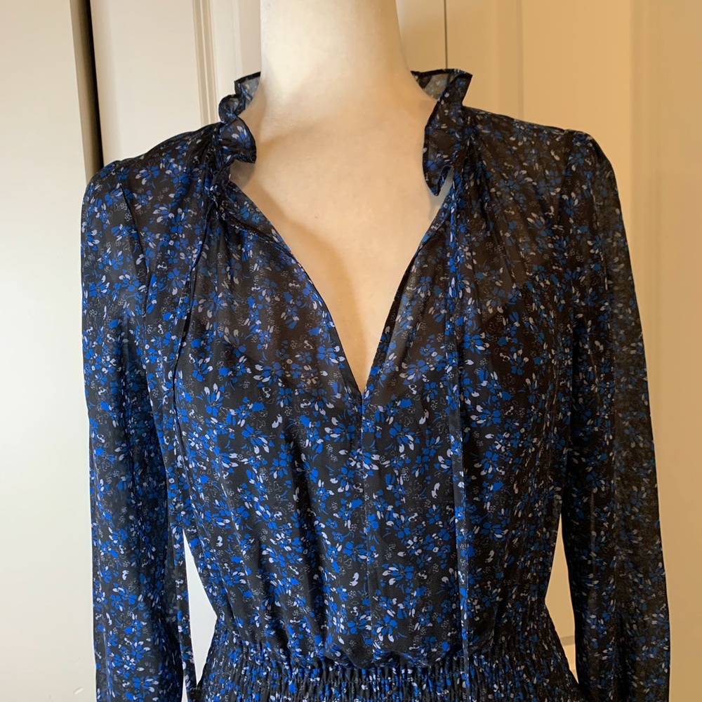 Parker Black & Blue Floral Dress ๐ - Picture 2 of 5
